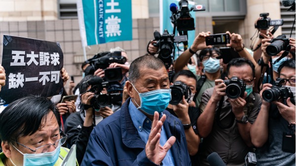 壹傳媒創辦人黎智英被指刑事恐嚇《東方日報》記者案，9月初獲法庭判決無罪，惟律政師決定上訴。（圖片來源：Anthony Kwan/Getty Images）