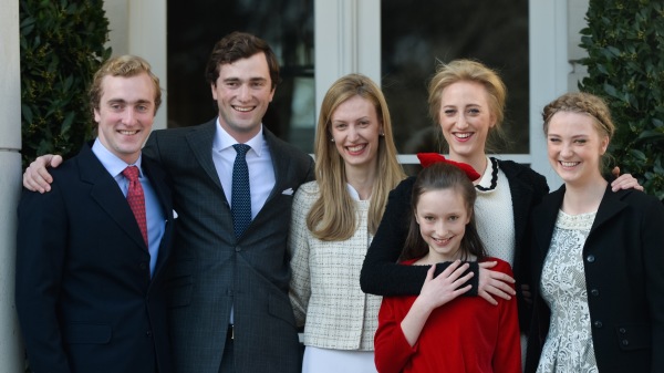 比利時王室5月30日證實，比利時國王菲力普（Philippe Léopold Louis Marie）的外甥、28歲的約阿希姆王子（Prince Joachim）近日前往西班牙參加聚會後，確診感染中共病毒。