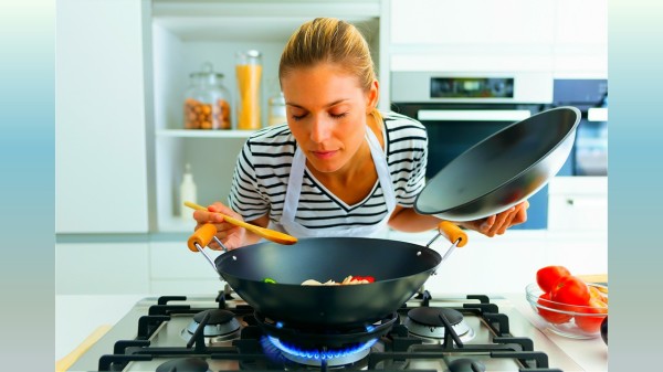 只要逐一將食材放入鍋中用小火慢慢加熱，食材的內部就能穩定受熱。
