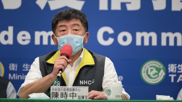 中央流行疫情指揮中心6日宣布，滯留中國湖北者自8日起可自行返台，但是仍未取消其註記，同時也得需要集中檢疫14天。