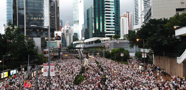 2019年6月9日，103萬香港人參加反送中遊行。