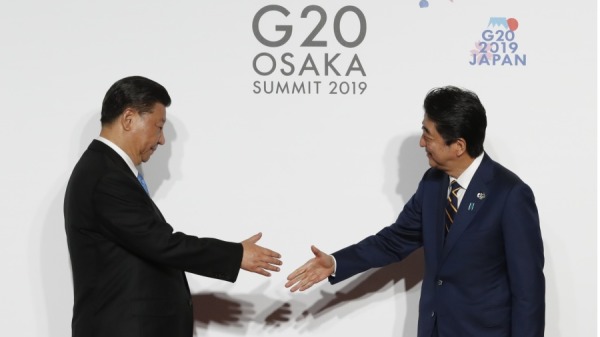 大阪舉辦G20峰會時，日本首相安倍晉三與習近平見面。