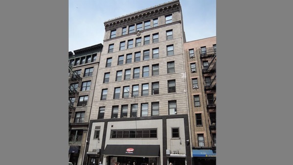 美国共产党的总部位于曼哈顿西23街的一幢不起眼的八层楼房里。