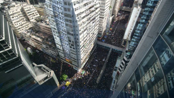 去年七一，香港“反送中”示威