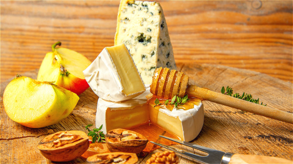 干奶酪用蜡密封保存，也是绝佳食品久放不坏。