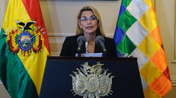 圖為2019年11月13日，玻利維亞臨時總統艾尼茲（Jeanine Anez）在總統府發表講話。