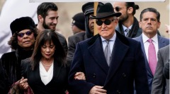 斯通因“通俄门”骗局面临入狱川普签特许令减免刑期(组图)