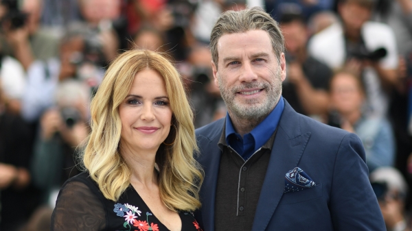 好莱坞影星约翰屈伏塔（John Travolta）与女星妻子凯莉普瑞斯顿（Kelly Preston）于1991年结为连理，婚后于2018年合演《纽约教父》，育有2子1女。