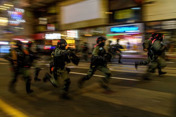 2020年7月1日，香港警察。