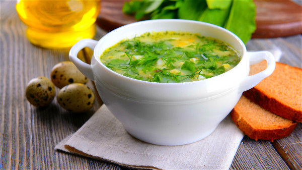 夏季饮食中，可以多喝一些蔬菜汤。