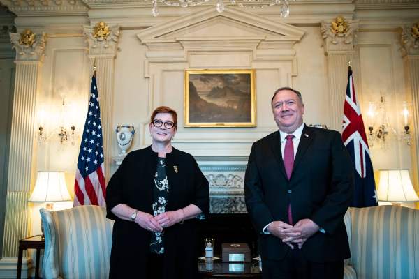 2020年7月27日，澳大利亚外长马里斯·佩恩与美国国务卿蓬佩奥会面。
