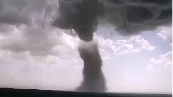内蒙古 龙卷风 33人伤 150顶 蒙古包损坏