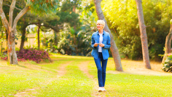 研究發現，走路可能會在一定程度上延長壽命。