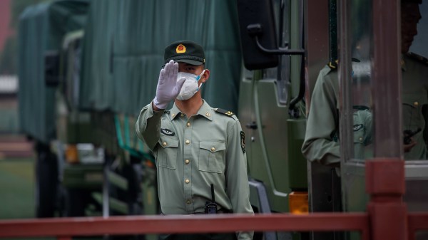 北京当局近年来持续投入大量资源于军备竞赛，并且高喊中共军队“全面现代化”的目标，然而立场比较亲中的香港媒体《南华早报》却对此大泼冷水了。资料照。