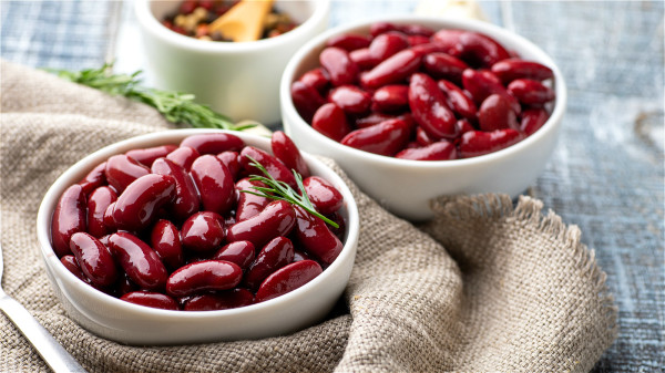 红豆有“心之谷”之称，有益心脏健康。