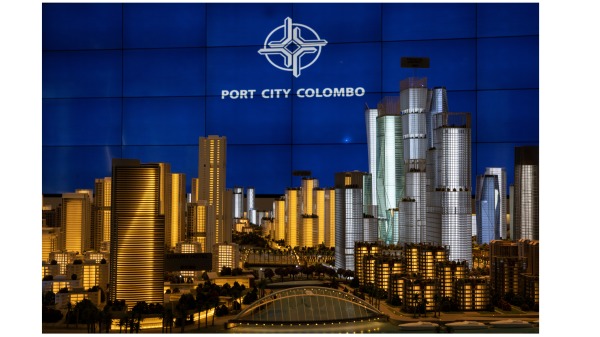 中国投资14亿美元、由中国交通建设公司负责建设的斯里兰卡哥伦布港口城市（Port City Colombo）。（图片来源：Paula Bronstein/Getty Images）