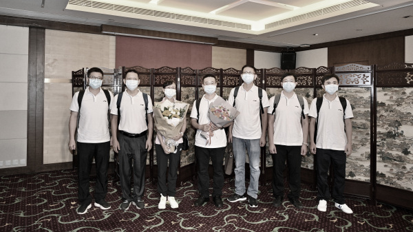 大陸派出的「核酸檢測支援隊」7名先遣隊隊員8月2日抵港。（圖片來源：香港政府新聞處）