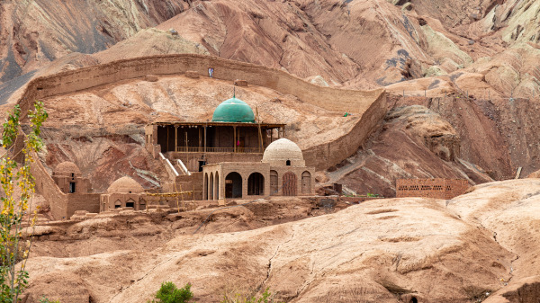 新疆罗布沙漠的小河墓地——传说有“上千口棺材的坟墓”。