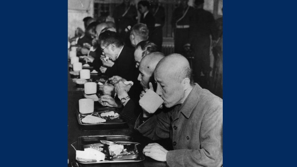 “大饥荒”中国人饿殍遍野，日本战犯享受超国民待遇。