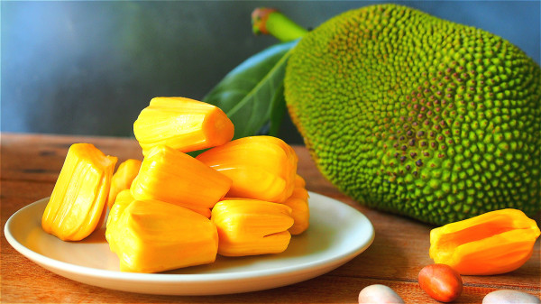 菠蘿蜜吃多了身體會發胖，還極易上火。