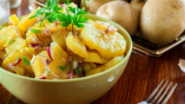 土豆富有营养，是抗衰老的食物之一。