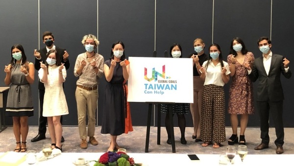 第75届联合国大会目前正在纽约召开，关于应该采取何种名义进入联合国成为了台湾政坛讨论的焦点。图为葡萄牙留台校友会声援台湾参与联合国。