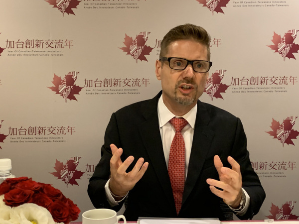 加拿大驻台北贸易办事处代表芮乔丹今日在台南宣布，加台创新交流年起跑了。