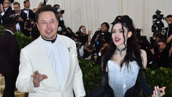 世界首富特斯拉創始人兼CEO埃隆·馬斯克（Elon Musk）的歌手女友Grimes自曝確診武漢肺炎。