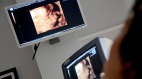 暖心妻送超声波刺绣失明父“见”腹中儿(图视频)