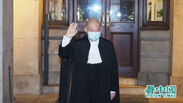 1月6日，即將於下週退休的終審法院首席法官馬道立出席司法機構為他舉行的歡送儀式。（圖片來源：李天正/看中國）