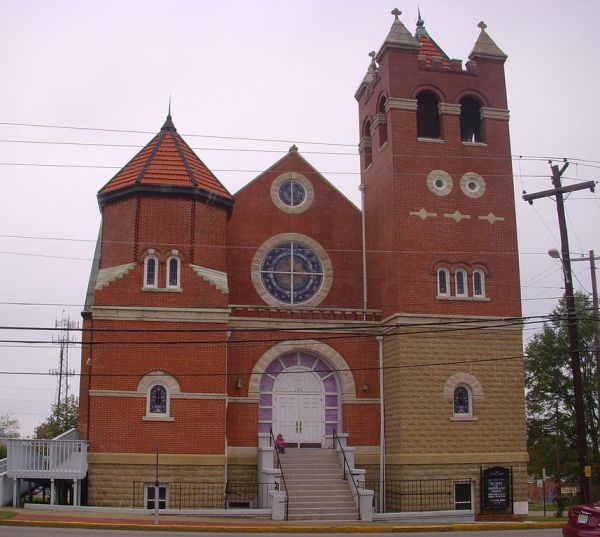 美国阿拉巴马州历史悠久的蒙哥马利市第一浸信会教堂。（图片来源：Drmies/维基百科 CC BY 3.0）