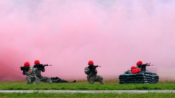 2018年10月9日，台湾军人在进行军事演习。（图片来源：SAM YEH/AFP via Getty Images）