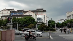 保险业不保险女客户发怒送“锦旗”(图)