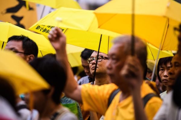 圖為2014年香港市民參加雨傘運動。（Getty Images）