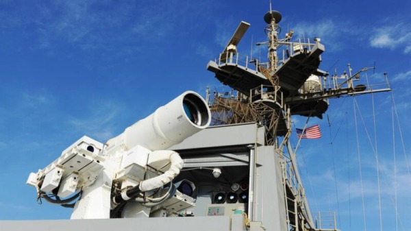 美军“庞塞”（Ponce）号两栖船坞运输舰上配备了激光武器。（图片来源：美国海军）