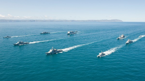 中国海军的小型舰艇在演习中