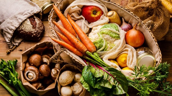 蘑菇、胡蘿蔔、西芹等鮮蔬能夠幫助人體排除毒素
