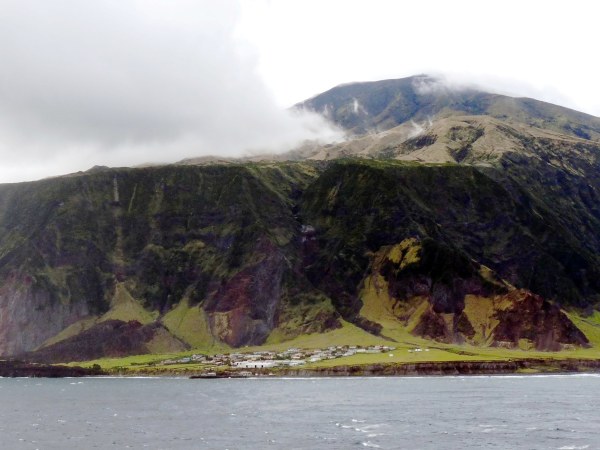 「世界最偏遠神秘島」百年內婚制 245人全有血緣關係