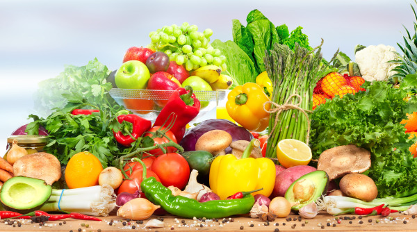 尿酸结晶在碱性环境中容易溶解，平日可多吃蔬果平衡体内酸碱度。