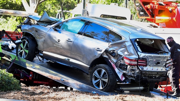 伍兹车祸，他的车辆受到“严重损坏”。