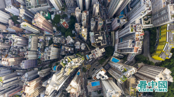 圖為香港密集的商業和住宅大廈（攝影：Ruby Tang/看中國）