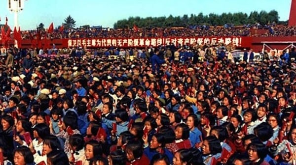 文革中青年學生集會