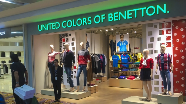 班尼顿（Benetton）在全球拥有超过5000家店面，已多次声援国际人权事件。