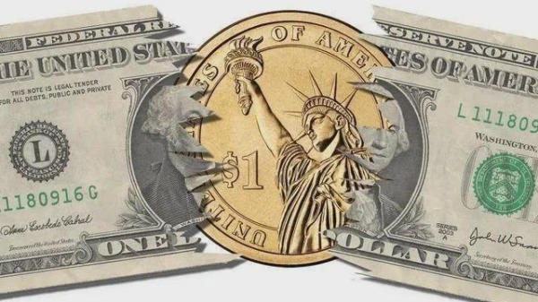1971年黄金美元彻底脱钩，从此西方世界深陷滞涨的十年
