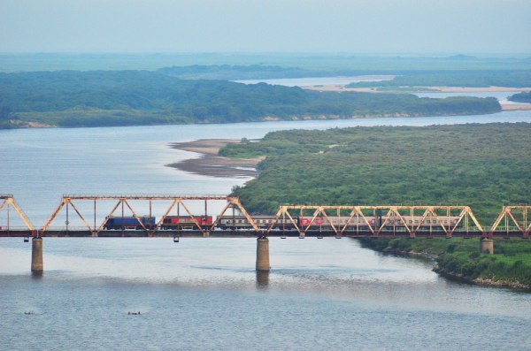 朝鲜和俄罗斯的边境桥