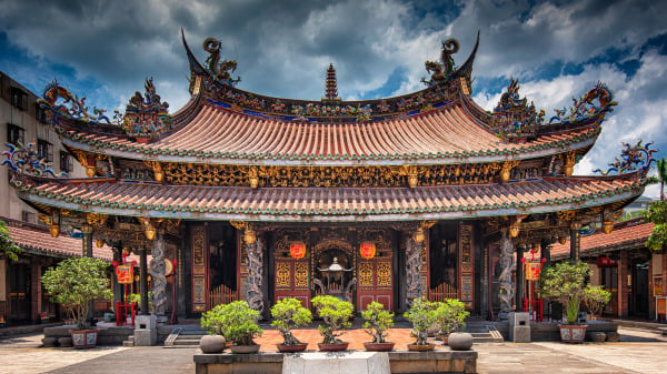 中国规模最大的陕西宝鸡法门寺每年吸引上百万游客