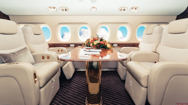 富人坐在飛機頭等艙裡的秘密……80%人都不知！
