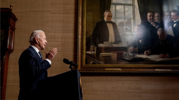 2021年4月14日，美國總統拜登在白宮宣布9月11日前將全面從阿富汗撤軍。（圖片來源：Andrew Harnik-Pool/Getty Images）