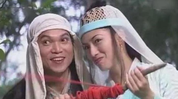 1998年開播的一部電視劇《東遊記》，裡面謝韶光（左）扮演穿山甲。