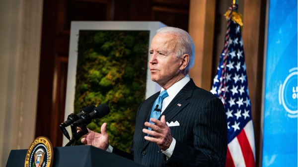 拜登（Biden）總統於白宮在虛擬全球氣候峰會上發表講話。